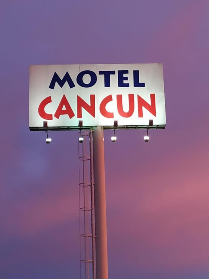 Motel Cancun Leon Ардон Экстерьер фото